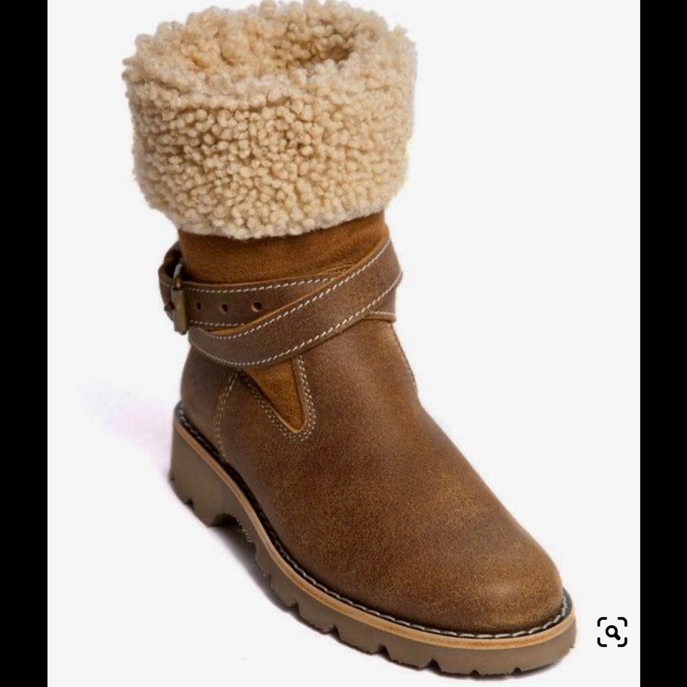 Roots warm shearing boots like new s.7